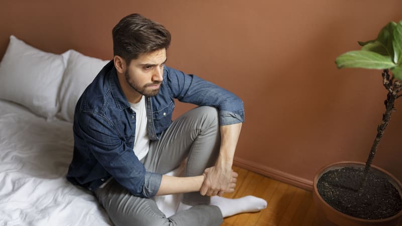 Los síntomas de este síndrome pueden empeorar con el estrés, el embarazo y algunos medicamentos.