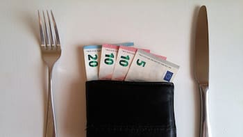 España paga más pensiones que nunca, pero el nivel de vida no mejora: la advertencia de los economistas