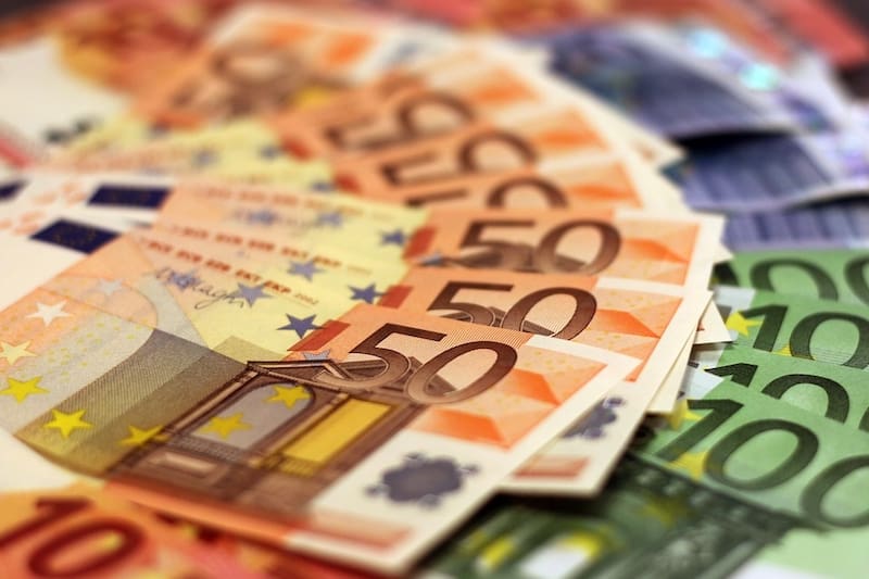 Excelentes noticias para los jubilados: CaixaBank cambia su calendario de pagos y adelanta el cobro de las pensiones. Imagen: archivo.