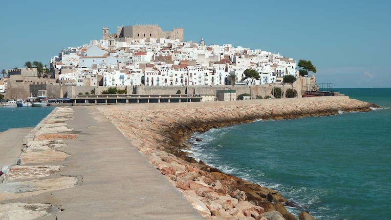 Castillo de Peñíscola, construido sobre un promontorio frente al mar Mediterráneo.