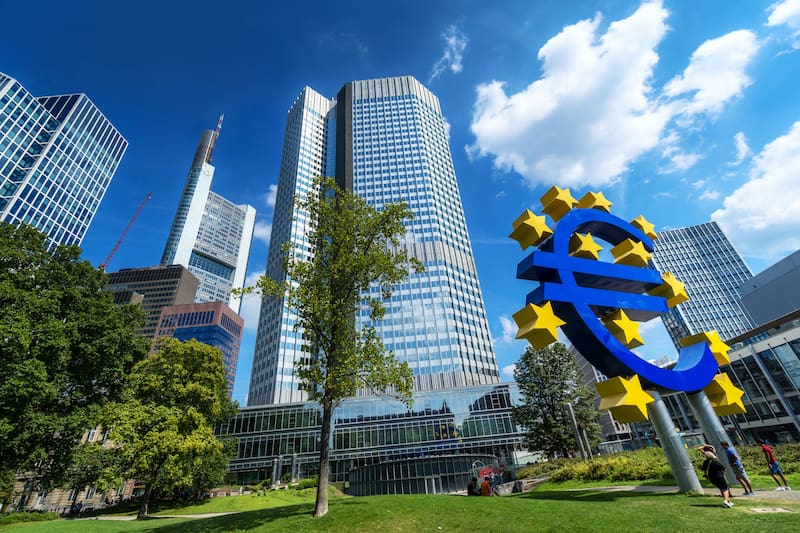 ¿Qué implica la postura del BCE sobre los tipos de interés y la economía de la eurozona?