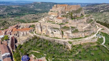 Estos pueblos medievales de España sorprenden con sus castillos y paisajes: su patrimonio permite recorrer siglos de historia