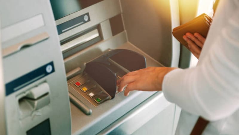 ¿Qué hay que hacer cuando muere el titular de una cuenta bancaria? (foto: archivo).