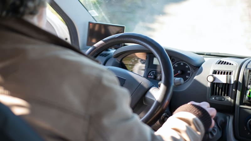 La franja de edad que más aumenta por siniestro de tráfico es la de 55 a 64 años, con 197 fallecidos, un 23 % más que en 2019 (160). Fuente: Pixabay.