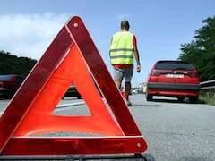 No se despiden los triángulos de emergencia: la Guardia Civil advierte que la baliza V-16 debe “complementarse”, ¿qué dice la DGT?