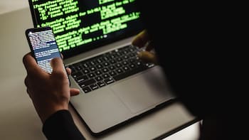 Espías de la SIDE con poder para arrestar: qué cambia y qué países lo implementan