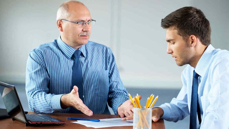 El Estatuto de los Trabajadores lo confirma: los trabajadores pueden pedir hasta 2 años de licencia por cuidar a tu suegra. Fuente: Shutterstock