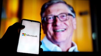 Adiós a los celulares | El creador de Microsoft dice que ya no deben utilizarse y filtró cuál será su reemplazo a nivel mundial