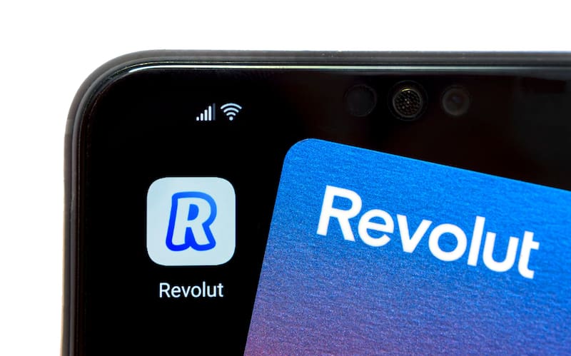 Los "neobancos" Starling, Monzo y Revolut elevaron el estándar para todos los clientes.