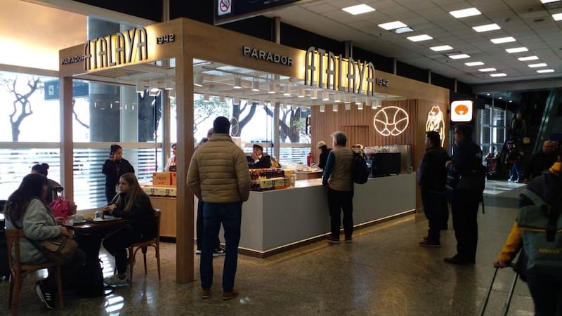 Parador Atalaya en Aeroparque: la marca se posiciona en lugares de alto tránsito.