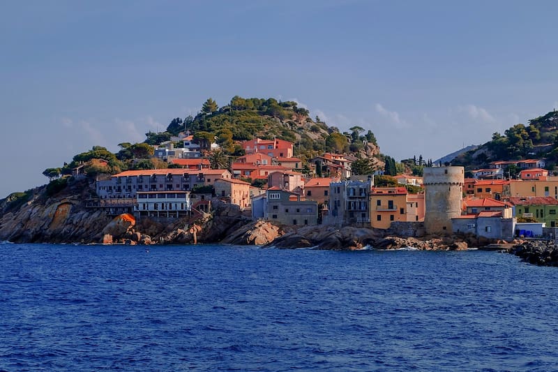Ollolai, el pueblo italiano que ofrece casas listas para vivir y alquiler por 1 euro. Fuente: Pixabay.