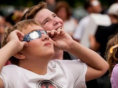 Confirmado | El Gobierno regalará dos millones de gafas para ver el eclipse solar: quiénes podrán conseguirlas gratis