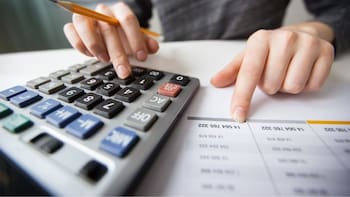 El duro costo del aguinaldo para las pymes: cómo se financia un sueldo extra cuando la caja no alcanza