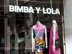 Un cuento de Navidad, pero real: una marca de moda da en su caja navideña billetes de loteria y empleados ganan una pequeña fortuna