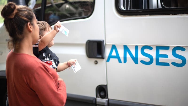 ANSES liquida el Complemento Leche a las titulares de la AUH con niños en edad de lactancia.