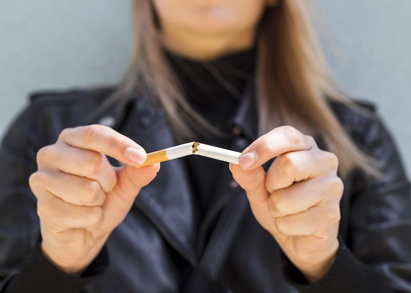 Fumar aumenta el riesgo de desarrollar una amplia gama de enfermedades graves, como cáncer de pulmón, enfermedades cardíacas, accidentes cerebrovasculares, enfermedad pulmonar obstructiva crónica (EPOC) y diabetes. (Fuente: Archivo).