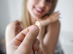 Una mujer guardó durante 50 años un anillo en un cajón sin saber que tenía un diamante de 2,6 millones de libras