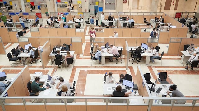Ya es oficial | El Gobierno dio marcha atrás y los empleados públicos no cobrarán el aguinaldo en junio
