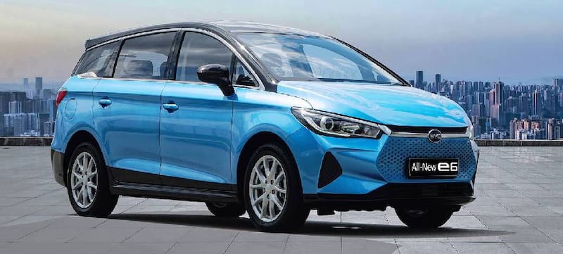 El BYD e6 fue el primer auto 100% eléctrico que la empresa china diseñó y fabricó.