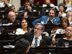 Santilli mueve el tablero en Diputados: los gobernadores que pueden romper el bloque K