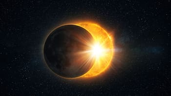 El Sol se apagará dos minutos en pleno verano: se confirmó cuándo y dónde ocurrirá el eclipse solar total que dejará el cielo en completa oscuridad