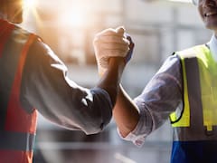 Trabajar en España cuesta 8 euros menos por hora que en el resto de Europa y reabre el debate sobre los salarios bajos