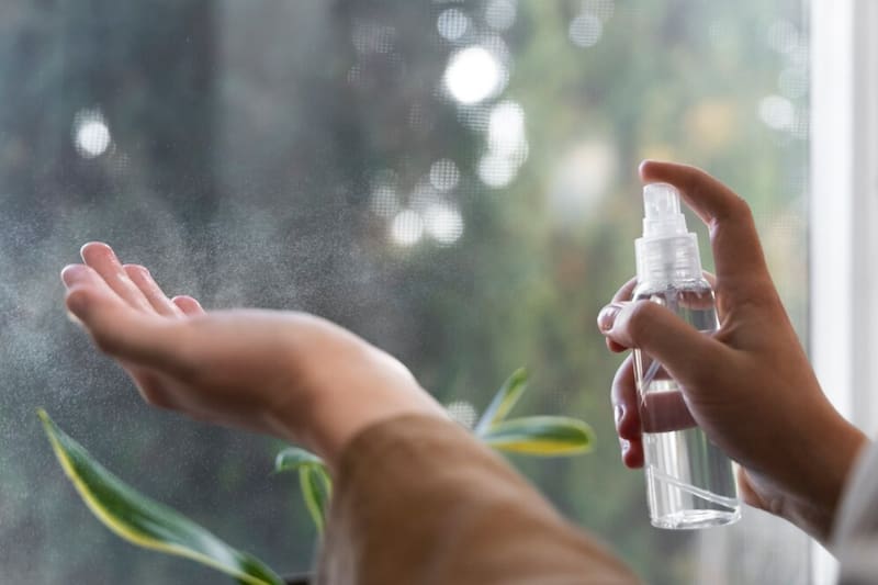 Mezclar aceite de oliva, cáscara de limón y canela: para qué sirve y por qué lo recomiendan los expertos. (Foto: Freepik.es)