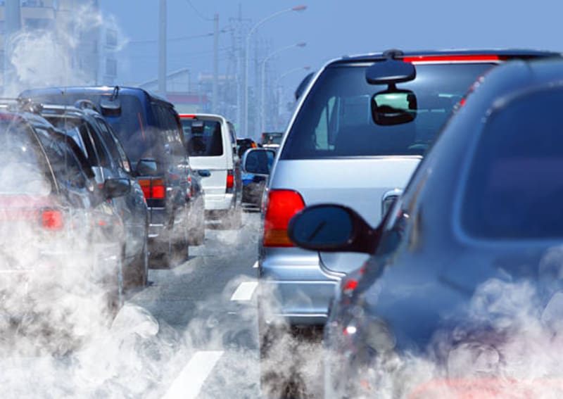 Gran parte de la contaminación proviene del transporte. Foto: Archivo.