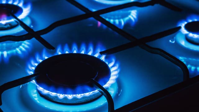 Por orden del Gobierno: todos los usuarios de gas natural recibirán devoluciones de dinero por exceso de cobros en facturas