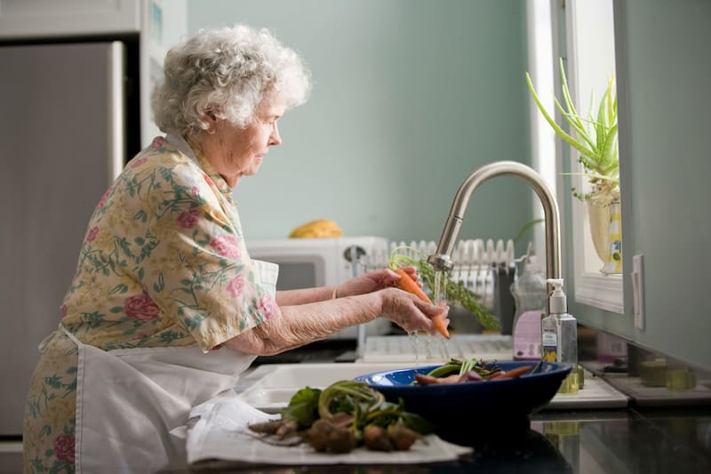 Soaking the produce for two minutes and then rinsing it could produce a greater bacterial reduction than simply rinsing it. Source: Unsplash.