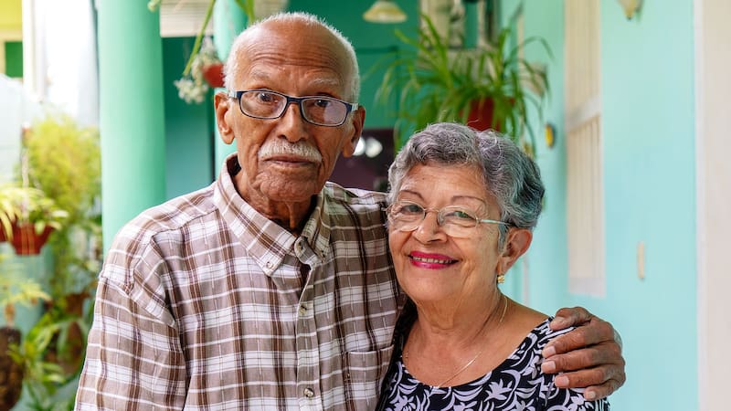 El INAPAM ofrece empleo para los pensionados y jubilados de México. Fuente: Shutterstock
