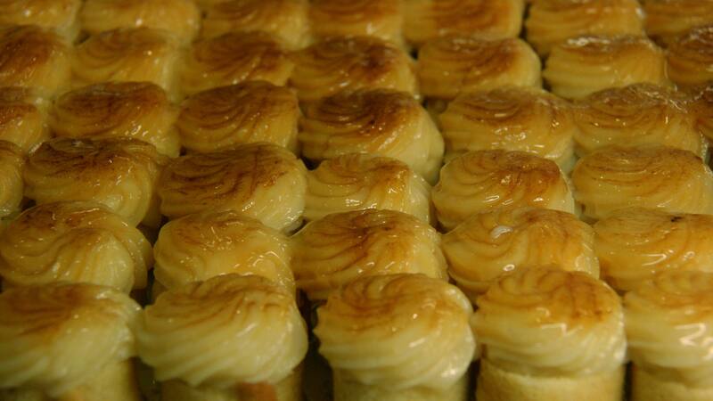 Se pueden guardar los piononos para congelar y dejarlos para el montaje con el relleno que se tenga a la mano en el momento.