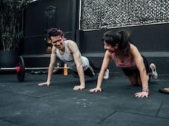 Cuánto tiempo hay que mantener la plancha abdominal según la edad, de acuerdo con especialistas