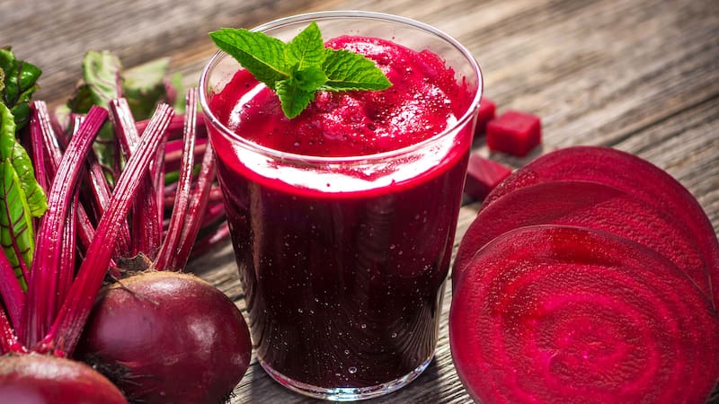 Cuida tu corazón: la bebida que nadie conoce para controlar el colesterol y mejorar la digestión