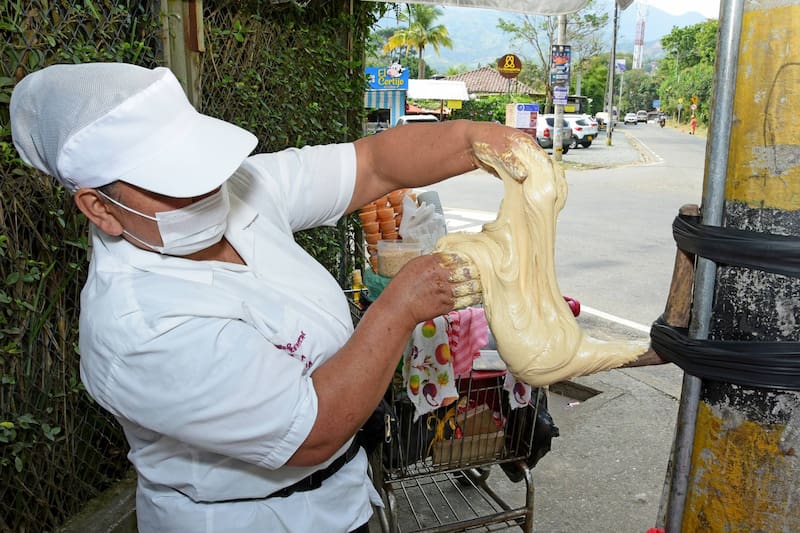 Formas presentaciones y de comer la gelatina de pata de res. Fuente: Shutterstock.