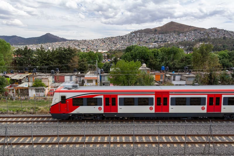 Tren Suburbano en Ciudad de México. Fuente: Shutterstock