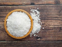 Por qué recomiendan combinar alcohol, sal gruesa y suavizante de ropa y para qué sirve en el hogar