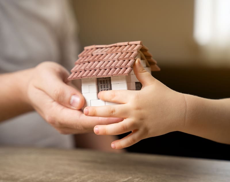 Las herencias sin testamento siguen un orden legal que prioriza los vínculos familiares directos.(Fuente: Shutterstock)