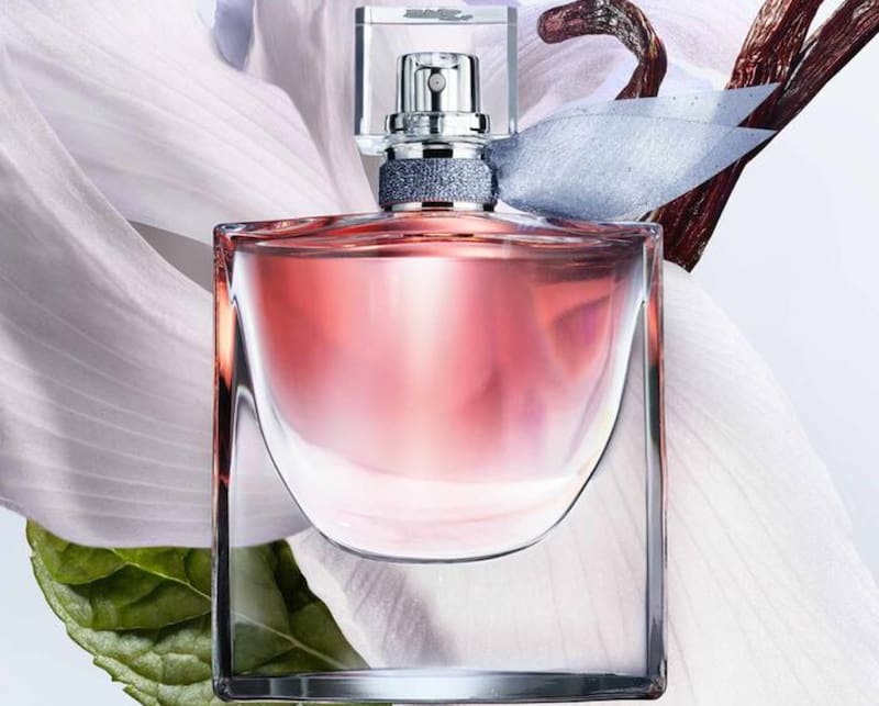El perfume de mujer de Lancôme que más usan las francesas está a precio rebajado en España: dónde conseguirlo. (Foto: www.lancome.es)