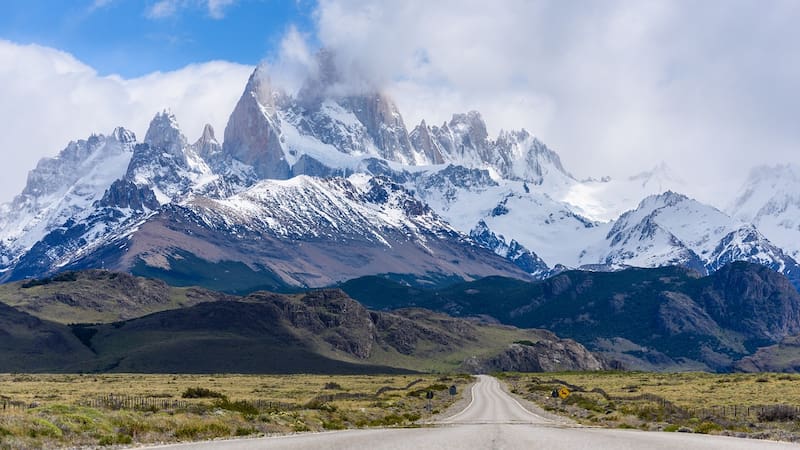 Era una obra imposible: tardó 27 años en construirse y desafió a la Cordillera de los Andes. Foto archivo.