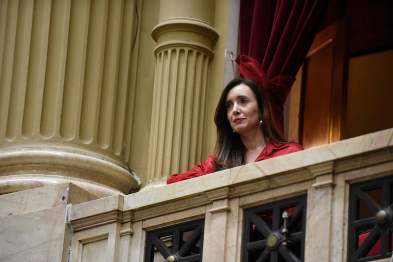 Victoria Villarruel estuvo un rato en la sesión de Diputados pero Karina Milei evitó acercarse a su palco
