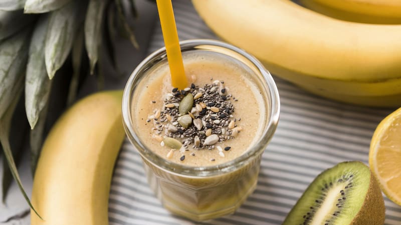 Un licuado de avena y banana es perfecto como post-entrenamiento para reponer energías. (Fuente: Freepik)