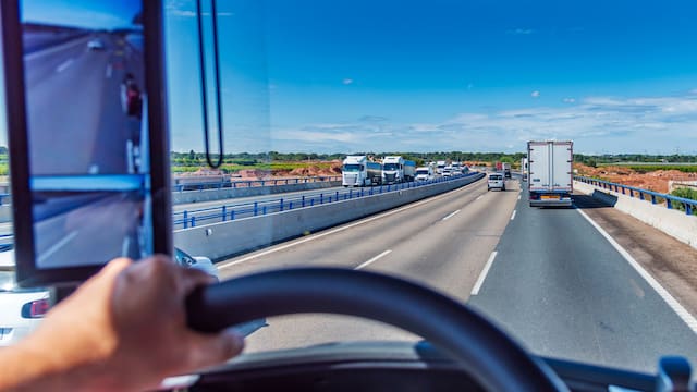 El transporte será el ‘rey’ del crédito en México: se llevará el 40% del financiamiento productivo en 2026