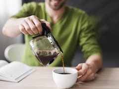 Qué le pasa a tu cuerpo si tomas más de 4 tazas de café al día: por qué los expertos no lo recomiendan
