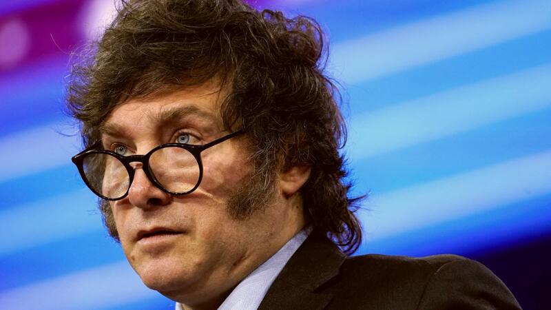 La discusión resulta anacrónica. Es falso el juego antagónico planteado entre las SAD y las asociaciones civiles sin fines de lucro.