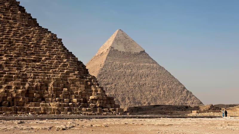 Las pirámides de Giza se encuentran en la lista de las maravillas del mundo antiguo. (Foto: Freepik.es)