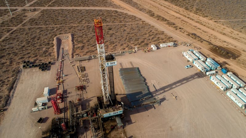 Se prevé que el gas natural licuado (GNL) de Vaca Muerta se exporte mediante el puerto de Punta Colorada.