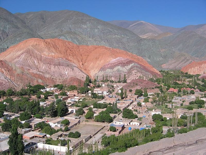 Purmamarca es un destino icónico de la zona.