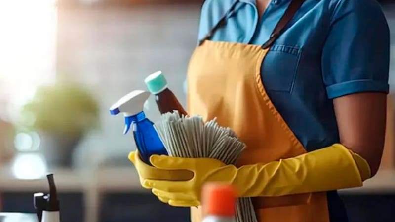 Ni vinagre ni bicarbonato: el truco que no falla para limpiar la cocina y eliminar toda la grasa adherida a las hornallas. Imagen: archivo.