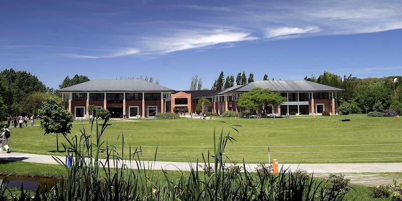 Campus principal de la Universidad de San Andrés en Victoria, provincia de Buenos Aires, a pocos kilómetros de la capital argentina. (Imagen: UdeSA)